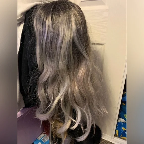 Wigs (individual) - Picture 3 of 6